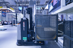 【CeMAT展綜述稿】邁步智能物流，超越行之所及丨?？禉C器人在CeMAT展上眾智齊聚，大放異彩！202310241005